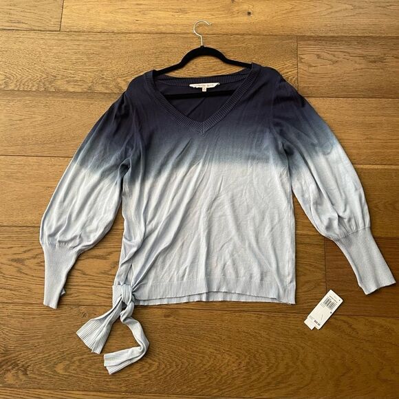 Willow Drive Dip Dye Tie Hem Too in Navy Blue - Picture 2 of 5